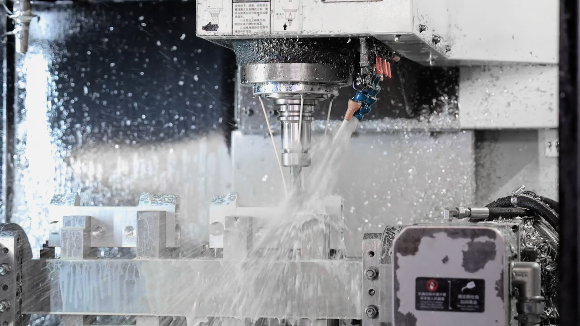 黄瓜视频成年污APP下载卫浴：高效生产，快速交付，全新太空铝花洒，规模领先！